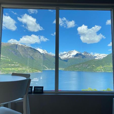 Olden Fjord Apartments ภายนอก รูปภาพ