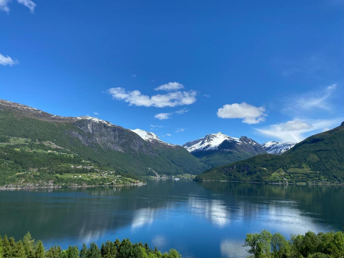 Olden Fjord Apartments ภายนอก รูปภาพ