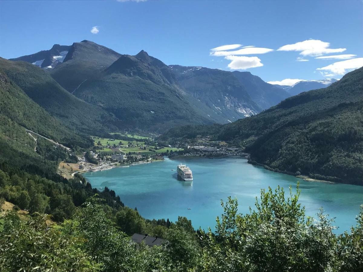 Olden Fjord Apartments ภายนอก รูปภาพ